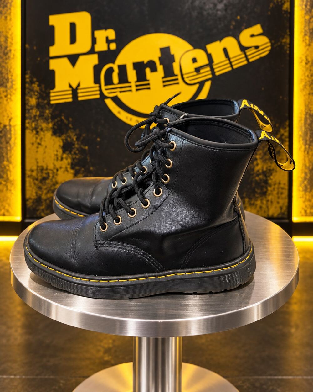 Dr. Martens Zavala Black Leather 8-Eye Combat Boots US M7 / W8 EU 39